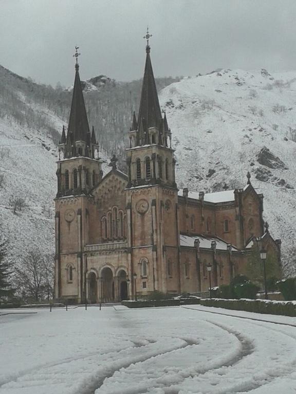 Penzion Ablanera 2 Onís Exteriér fotografie